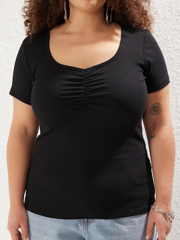 Maglietta di Trendyol Curve in nero