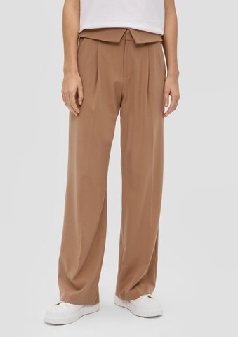 QS Wide leg Pleat-front trousers in Brown: front