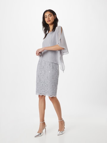 Robe de cocktail SWING en gris : devant