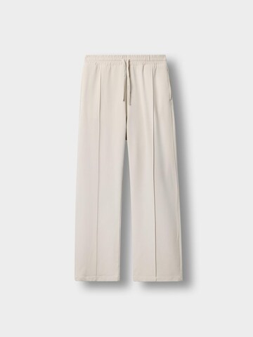 Burocs Pleat-Front Pants in Beige: front