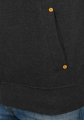 !Solid Sweatshirt Kaan in Grau