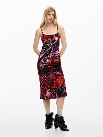 Desigual Рокля в червено