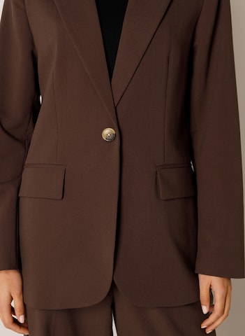BASE LEVEL Blazer in Brown