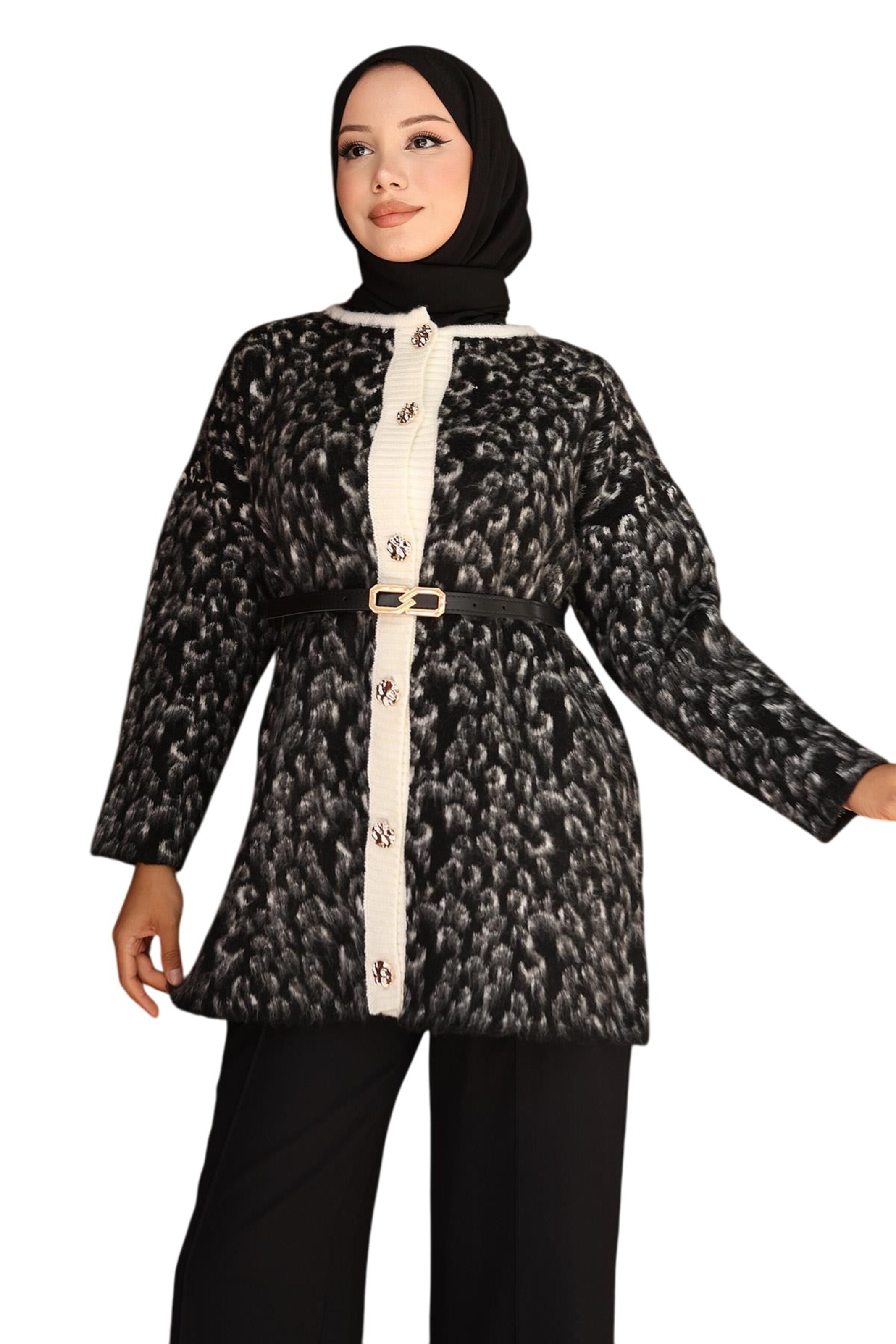 MODAMIHRAM Knit cardigan in Black: front