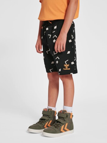 Hummel Regular Shorts 'Elijah' in Schwarz