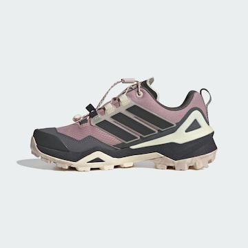 Chaussure basse 'Skychaser' ADIDAS TERREX en rose : devant