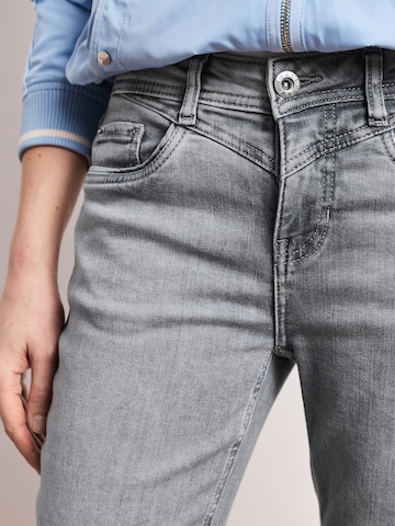 regular Jeans 'Jane' di STREET ONE in grigio