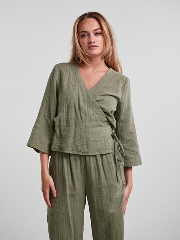 Camicia da donna 'Lelou' di PIECES in verde: frontale