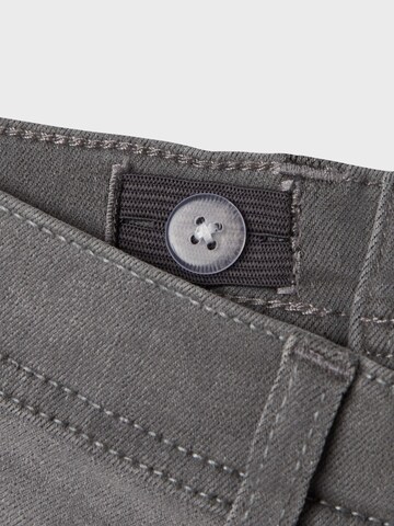 regular Jeans 'NKMRyan' di NAME IT in grigio