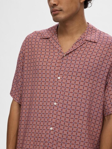 SELECTED HOMME - Comfort Fit Camisa 'Vero' em rosa