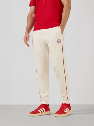 FC BAYERN MÜNCHEN Regular Sweatpant Essentials in Weiß: Vorderseite