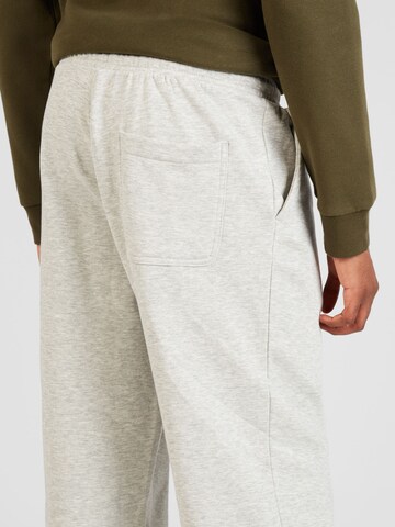 Tapered Pantaloni di WEEKDAY in grigio