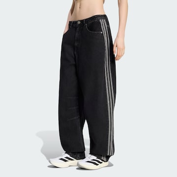 ADIDAS ORIGINALS Barrel Jeans in Schwarz: Vorderseite