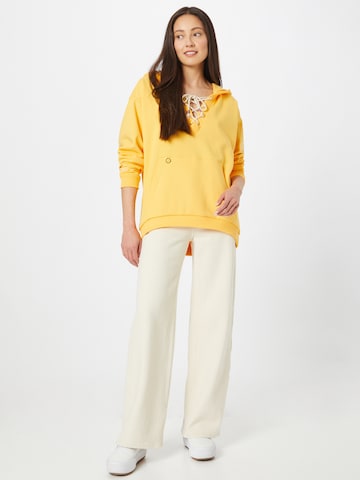 Femi StoriesSweater majica 'FELICIA' - žuta boja
