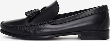 Chaussure basse Derimod en noir : devant