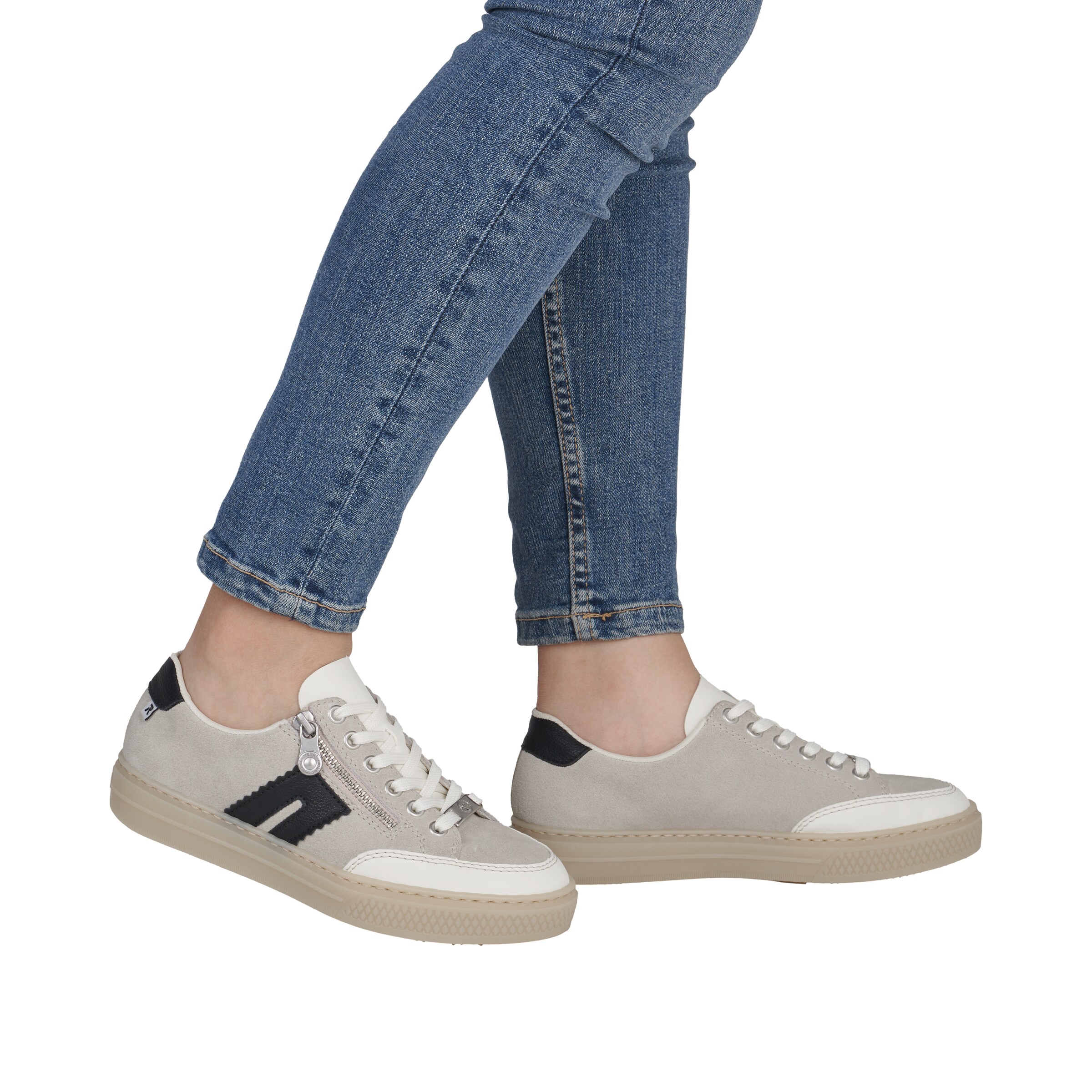 Baskets basses Rieker en gris