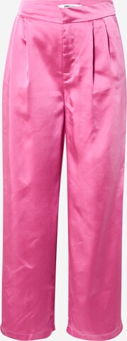 Loosefit Pantaloni con pieghe 'MAYRA' di ONLY in rosa: frontale