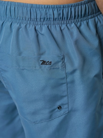 MCS Badeshorts 'Garland' i blå