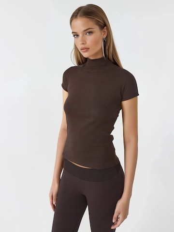 Busem Blouse in Bruin