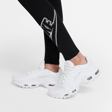 Nike Sportswear Skinny Leggingsit 'Favorites' värissä musta