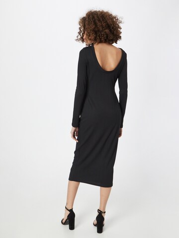 Rochie de la River Island pe negru