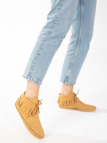 Mocassino di Minnetonka in marrone
