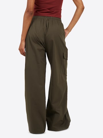 Baggy Pantaloni cargo di BRAVE SOUL in verde