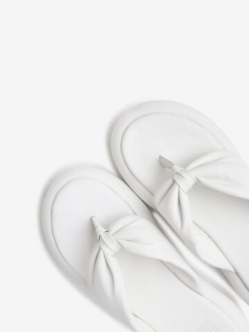 BRONX T-Bar Sandals 'Jac-Ey' in White