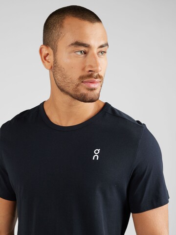 On T-Shirt in Schwarz