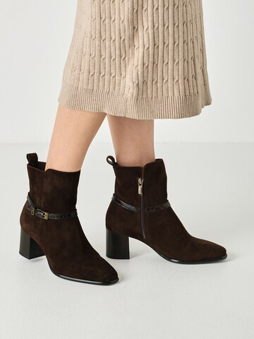 Tamaris Bootie in Brown