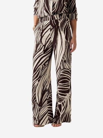 GUESS - Pierna ancha Pantalón 'BASTIENNE WIDE LEG TROUSER W6GB19 W1972' en marrón: frente
