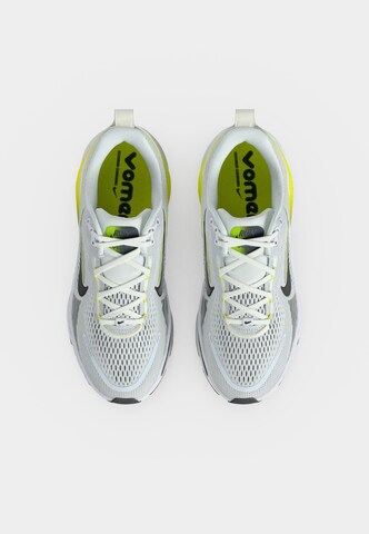 balts NIKE Sporta apavi 'Vomero 18'