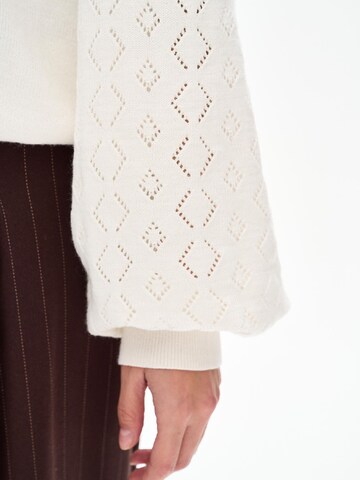 Blue Shadow Sweater in Beige