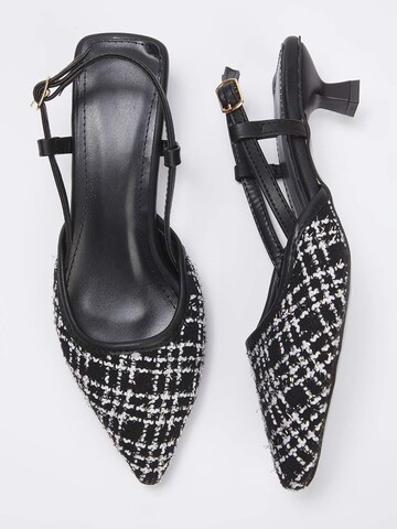 Trendyol Γόβες slingback σε μαύρο