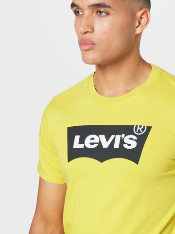 LEVI'S ® Regular Shirt 'Graphic Crewneck Tee' in Yellow