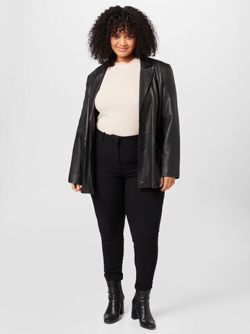 Vero Moda Curve Regular Pants 'AUGUSTA' in Black