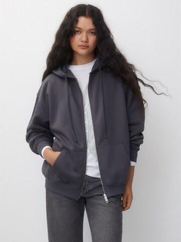 Pull&Bear Sweat jacket in Grey: front