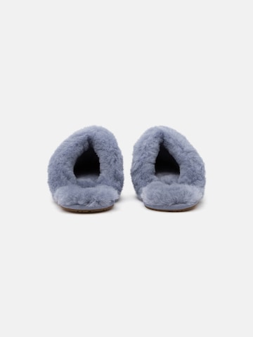 UGG Домашни пантофи 'SCUFFETTE II' в синьо