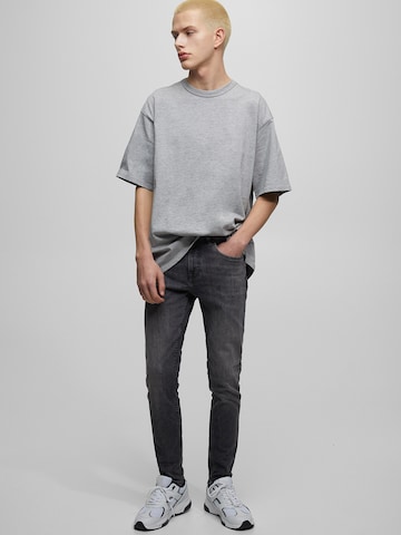 Pull&Bear Slimfit Jeans i grå: framsida