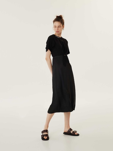 Twist Dress in Black: front
