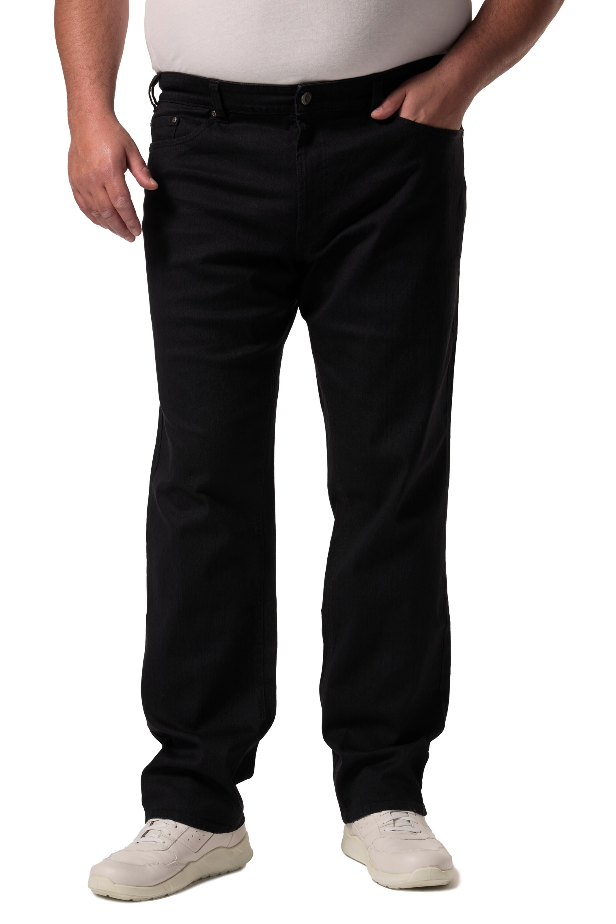 Men Plus Regular Jeans in Black: front