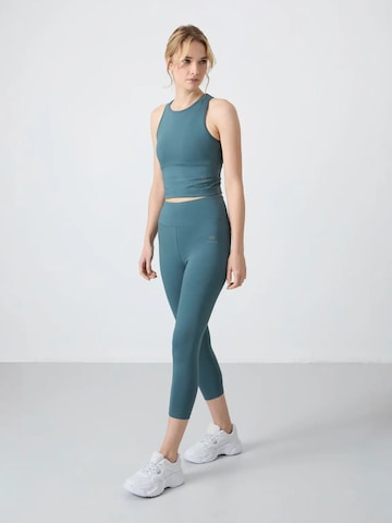 Completo per l'allenamento di Tommy Life in blu