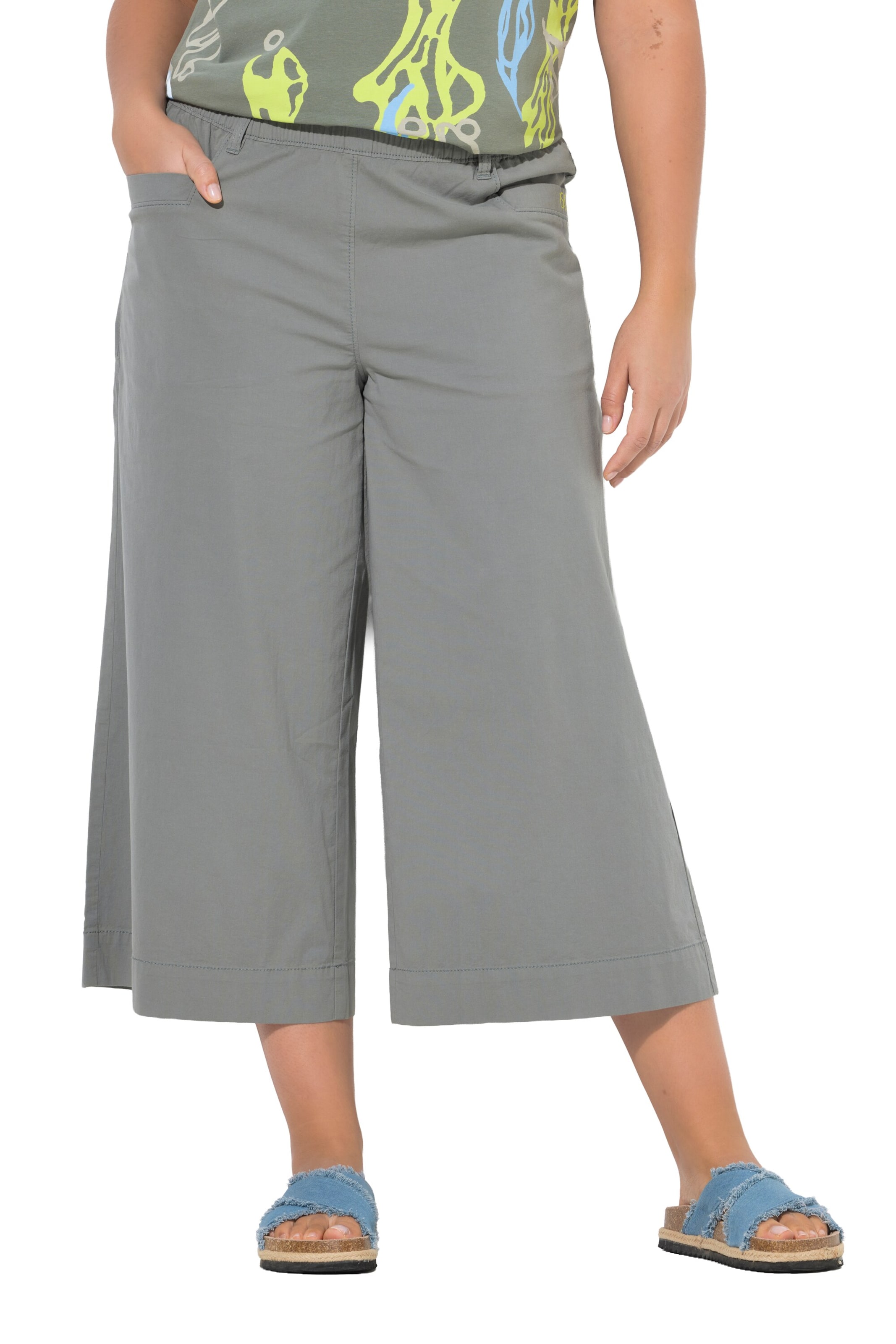 LAURASØN Wide leg Trousers in Grey: front