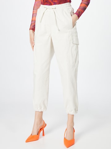 LOOKS by Wolfgang Joop Tapered Cargo Pants in White: front