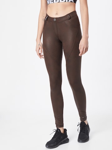 NEBBIA Workout Pants in Brown: front