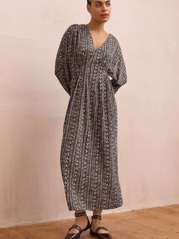 Next Kleid in Beige