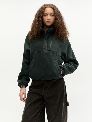 Pull&Bear Sweter w kolorze zielony: przód