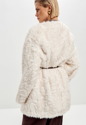 CESARE GASPARI Tussenmantel in Beige