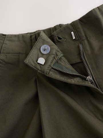 Barrel Pantaloni cutați de la Next pe verde