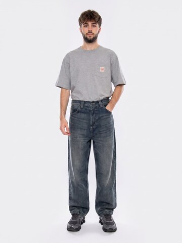 Carhartt WIP Baggy Jeans 'Brandon Pant Blue Worn Used Wash -- Men's Blue Trousers Men' in Blauw: voorkant